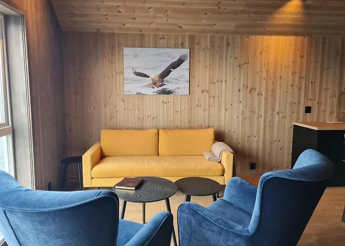 Rorbu Ved Sjoen Nyaraló