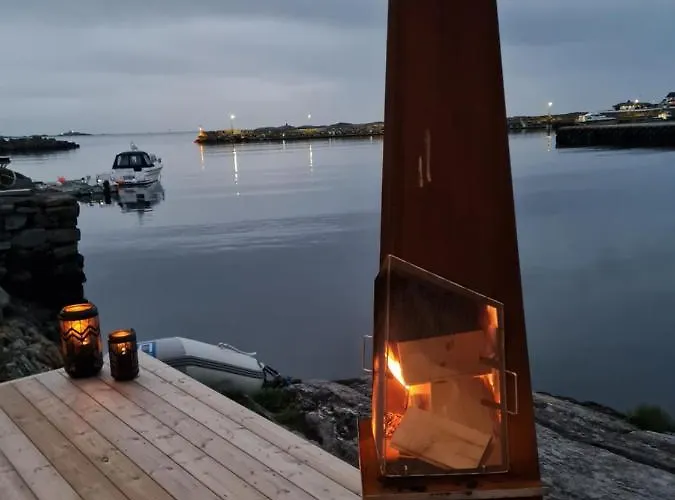 Rorbu Ved Sjoen Nyaraló Bud