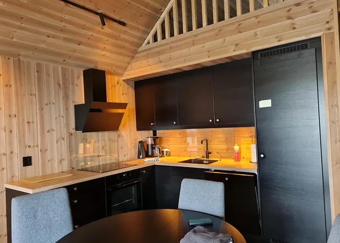Rorbu Ved Sjoen Feriehus