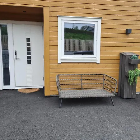 Rorbu Ved Sjoen