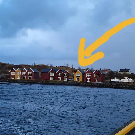 Rorbu Ved Sjoen Bud